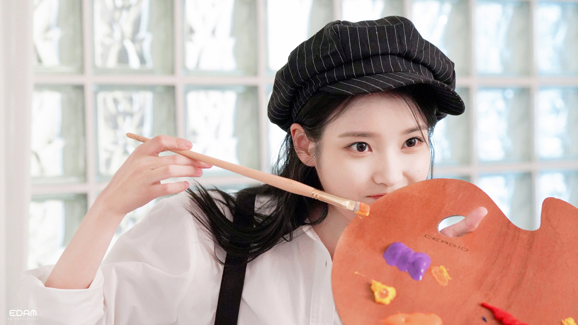 IU