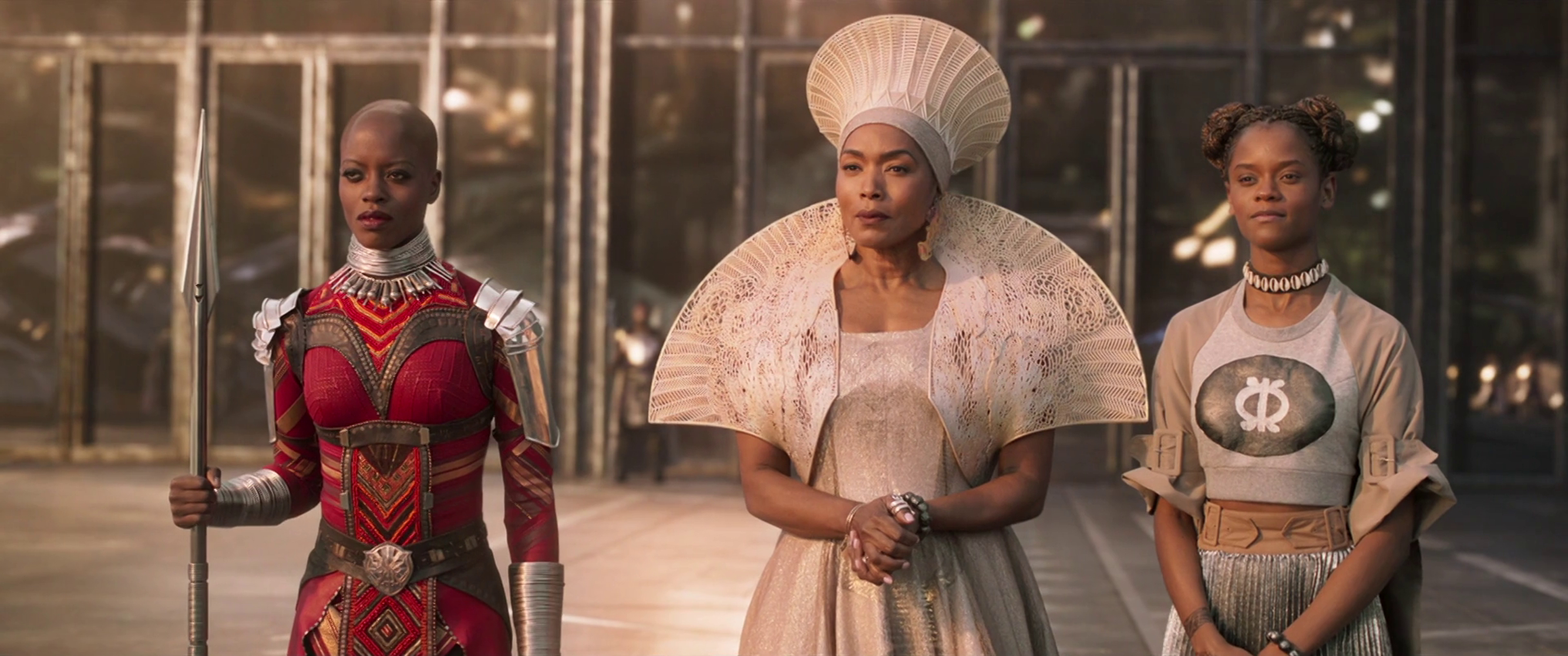 Ramonda (Angela Bassett)