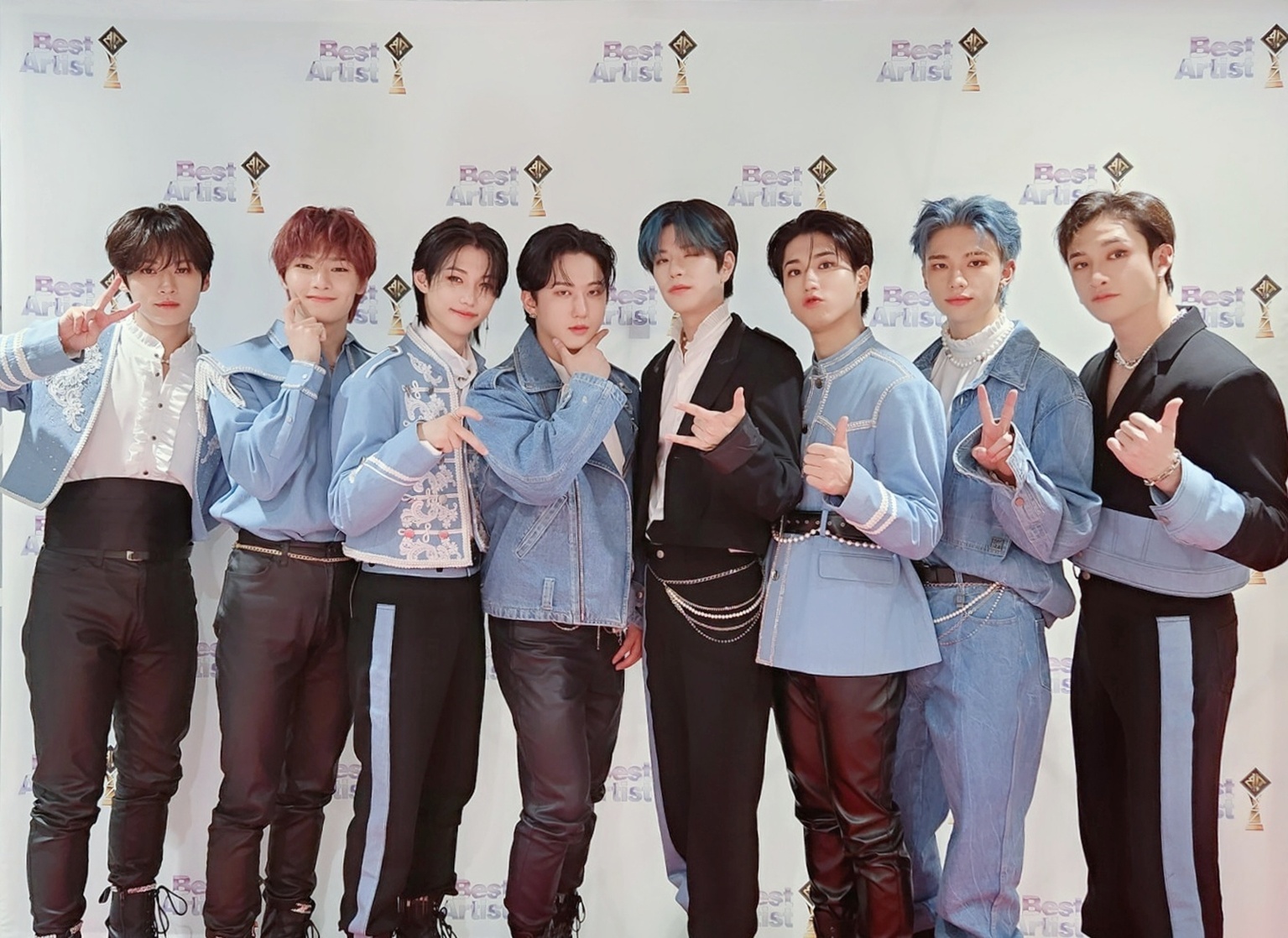 Stray Kids