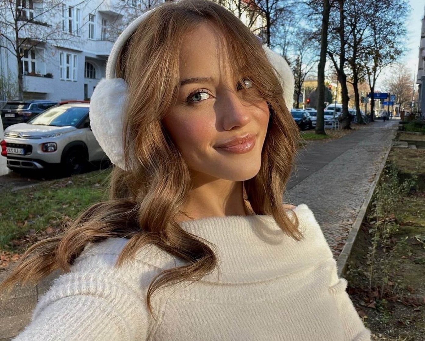 Lisa-Marielle Lisa-Marielle