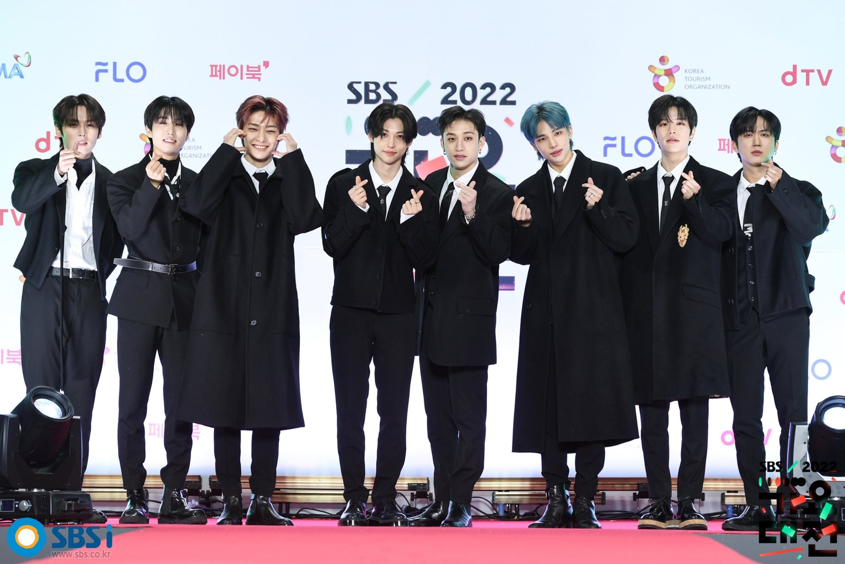 Stray Kids