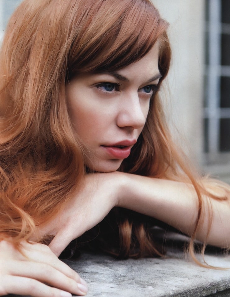 Picture Of Analeigh Tipton