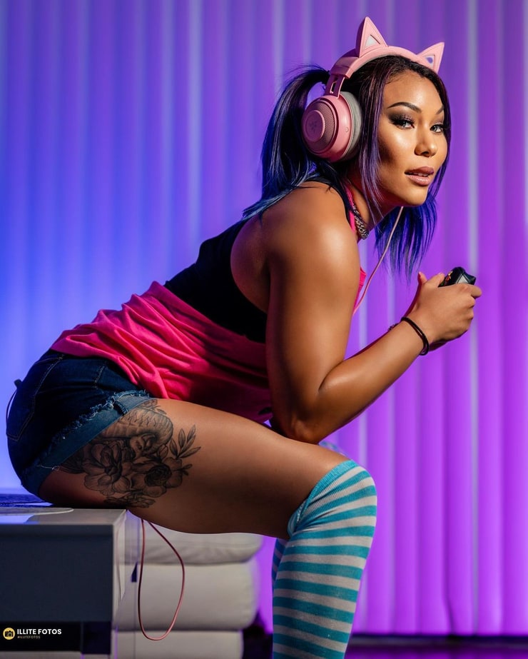 Миа вега. Mia Yim.