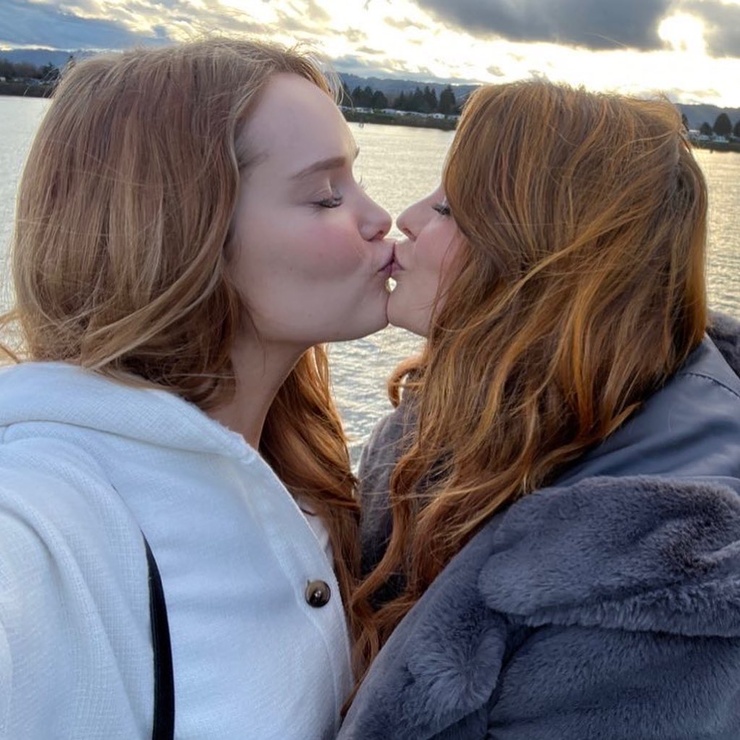 Picture of Elly Clutch