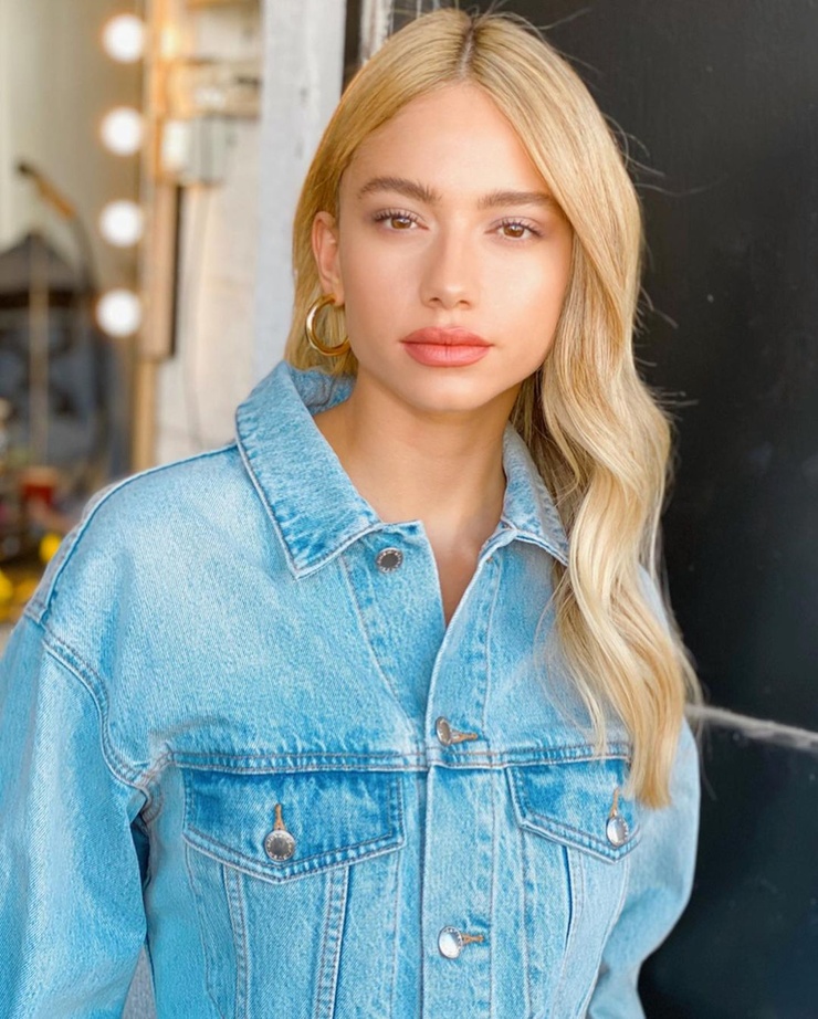 Picture of Ella Ayalon