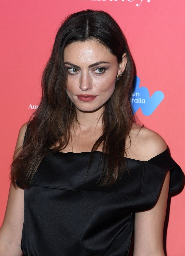 Picture Of Phoebe Tonkin 7231