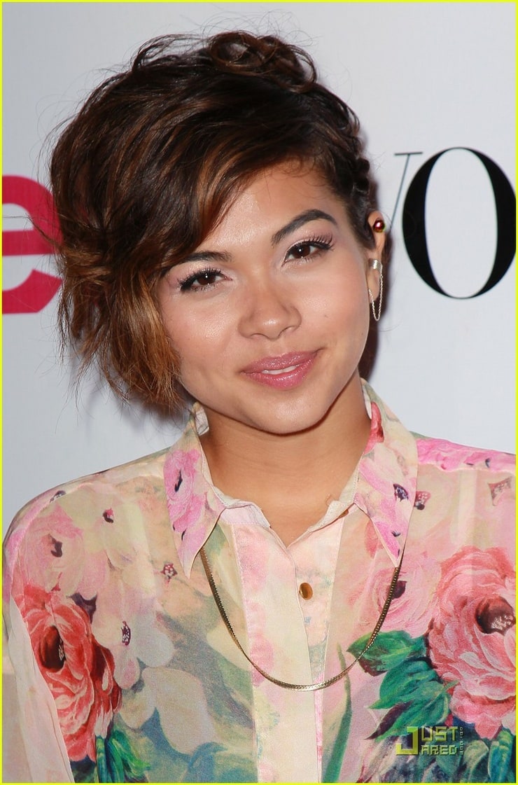 Hayley Kiyoko height