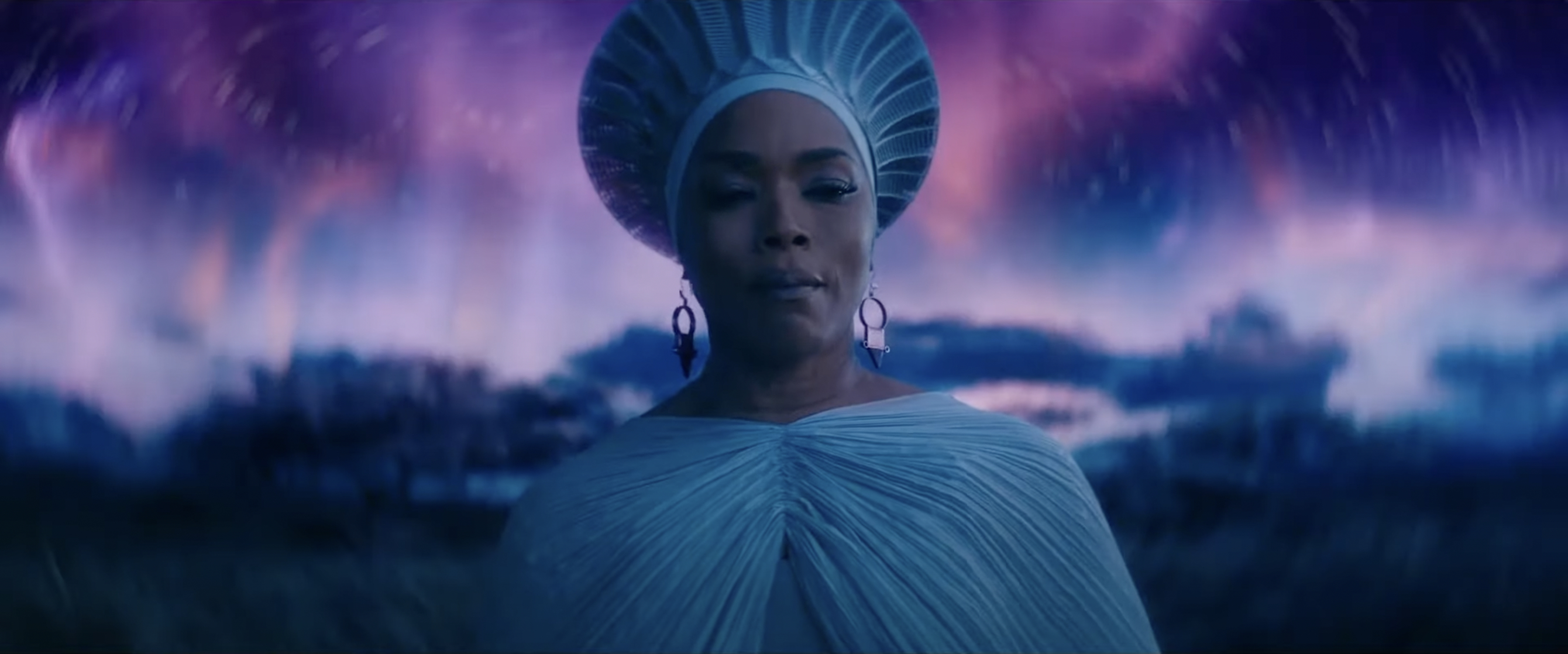 Ramonda (Angela Bassett)