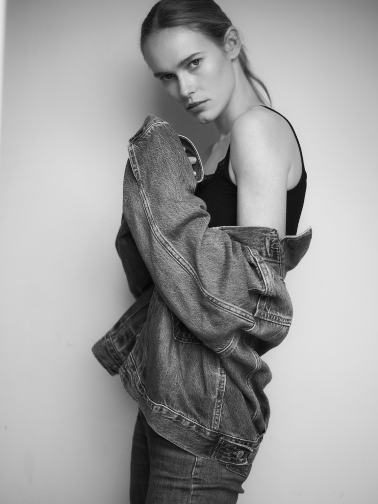 Picture of ANNE DEN OUTER
