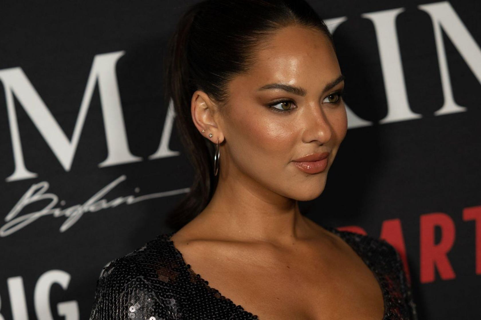 Christen Harper picture