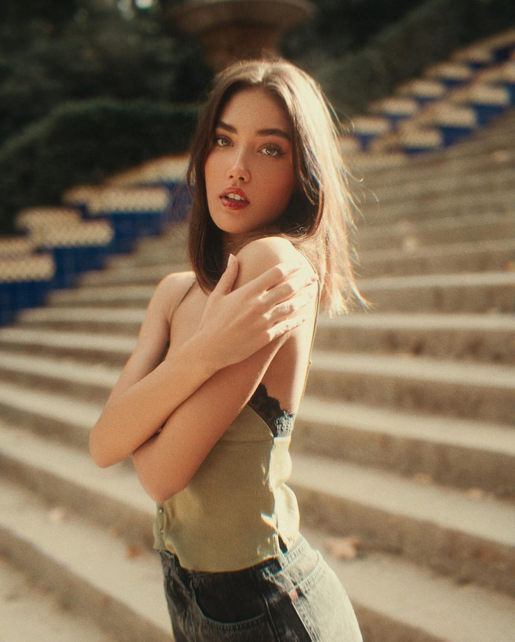 Natalie Kelly picture