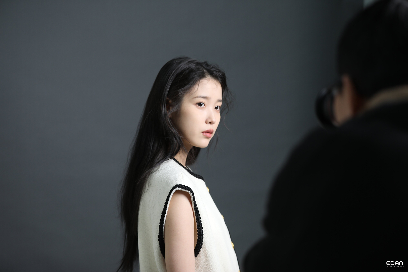 IU