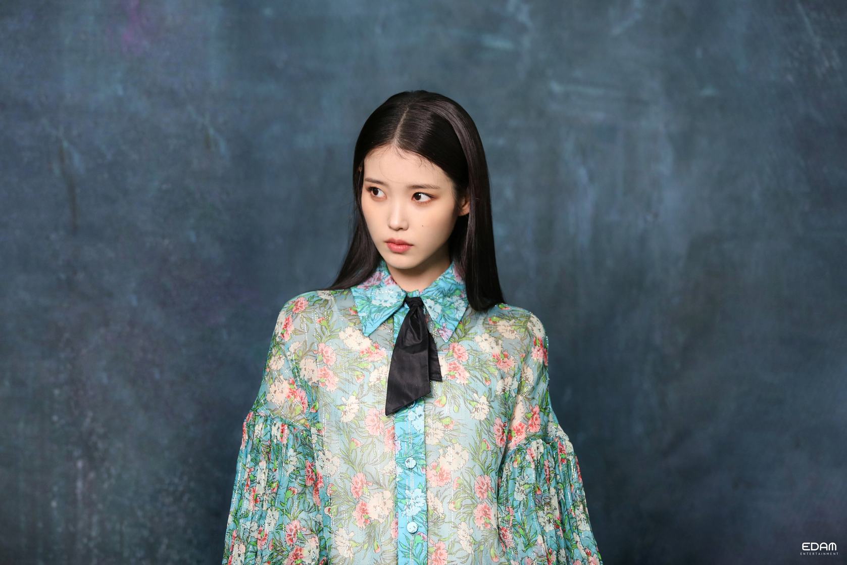 IU