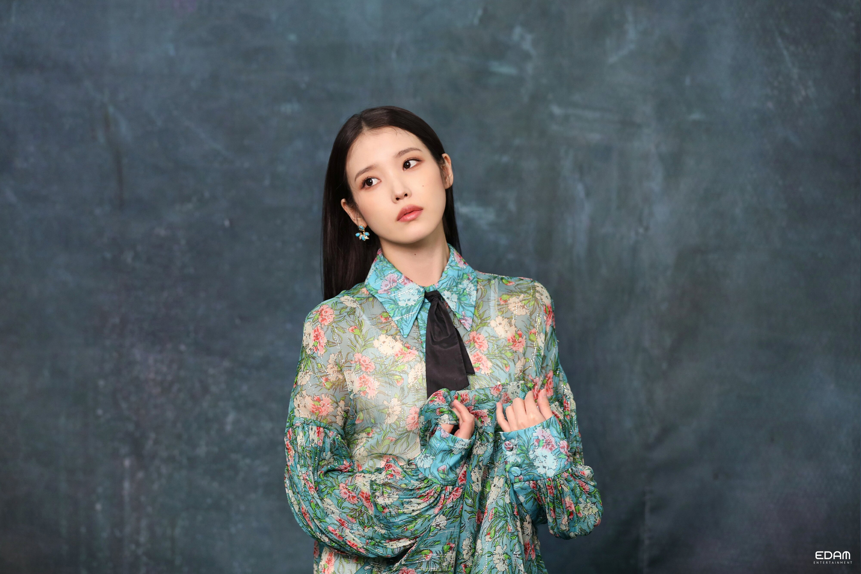 IU