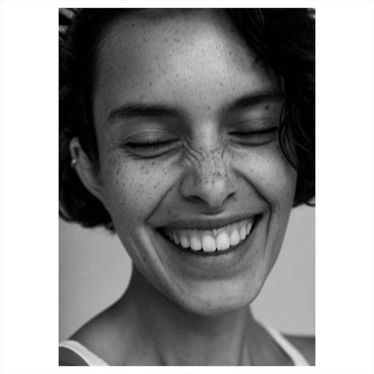 Picture of Zoe Barnard