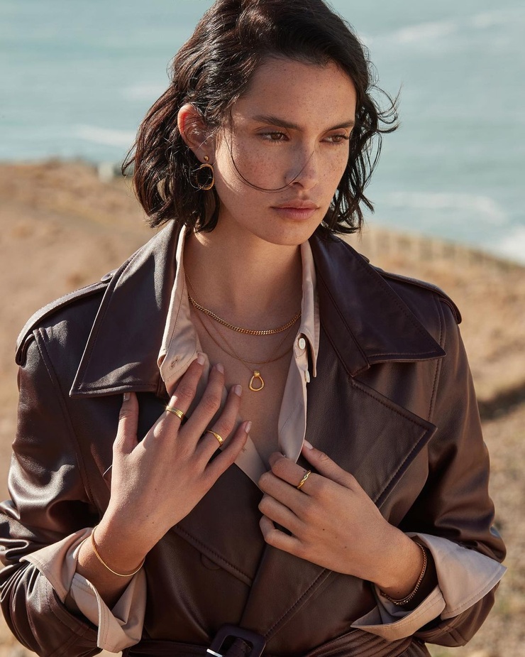 Picture of Zoe Barnard