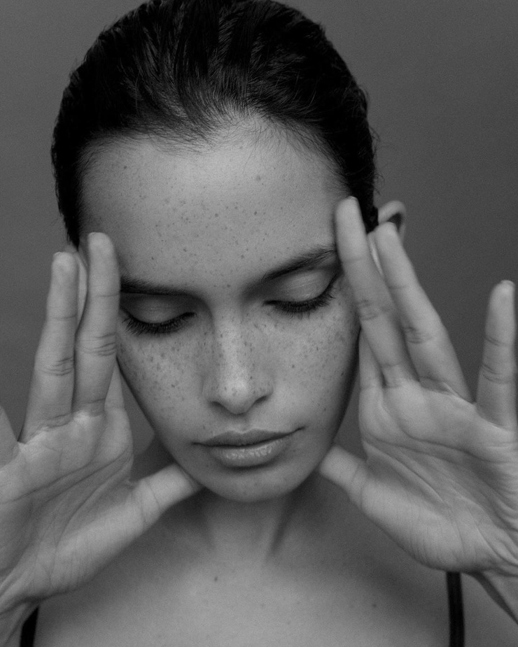 Picture of Zoe Barnard