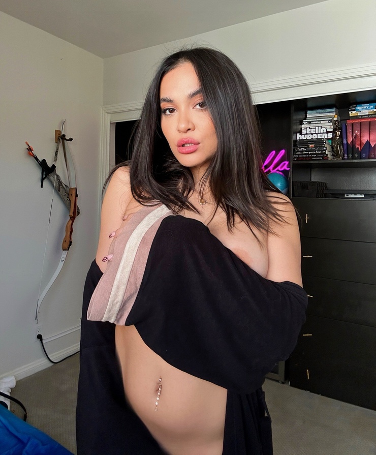 Picture of Stella Hudgens