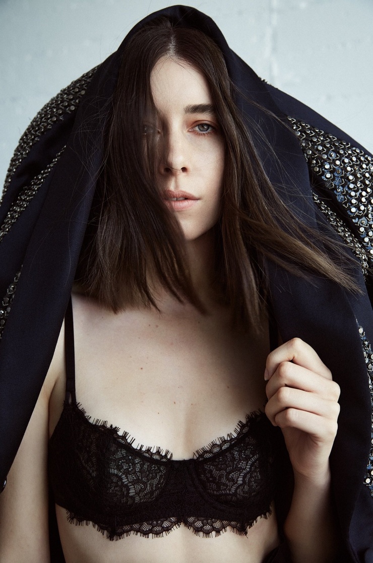 Danielle Haim image