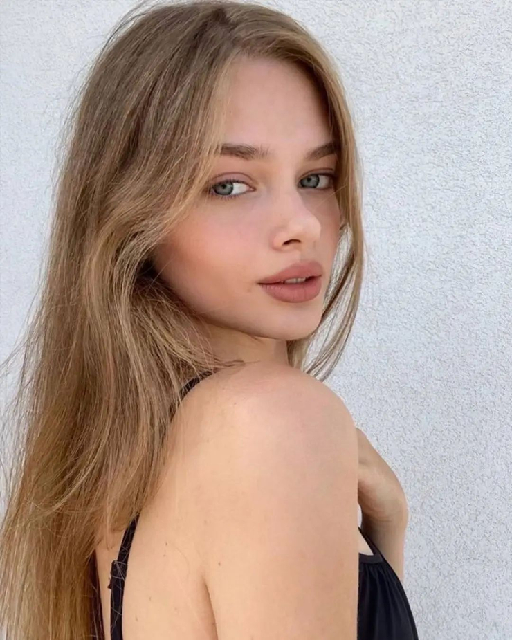 Picture of Anastasia Rozhkova