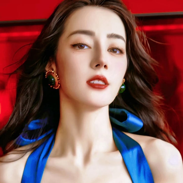 Picture of Dilraba Dilmurat