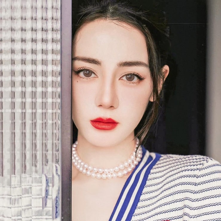 Dilraba Dilmurat picture