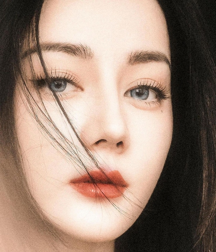 Picture of Dilraba Dilmurat