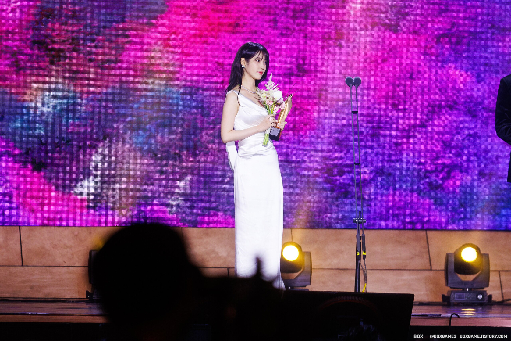 IU
