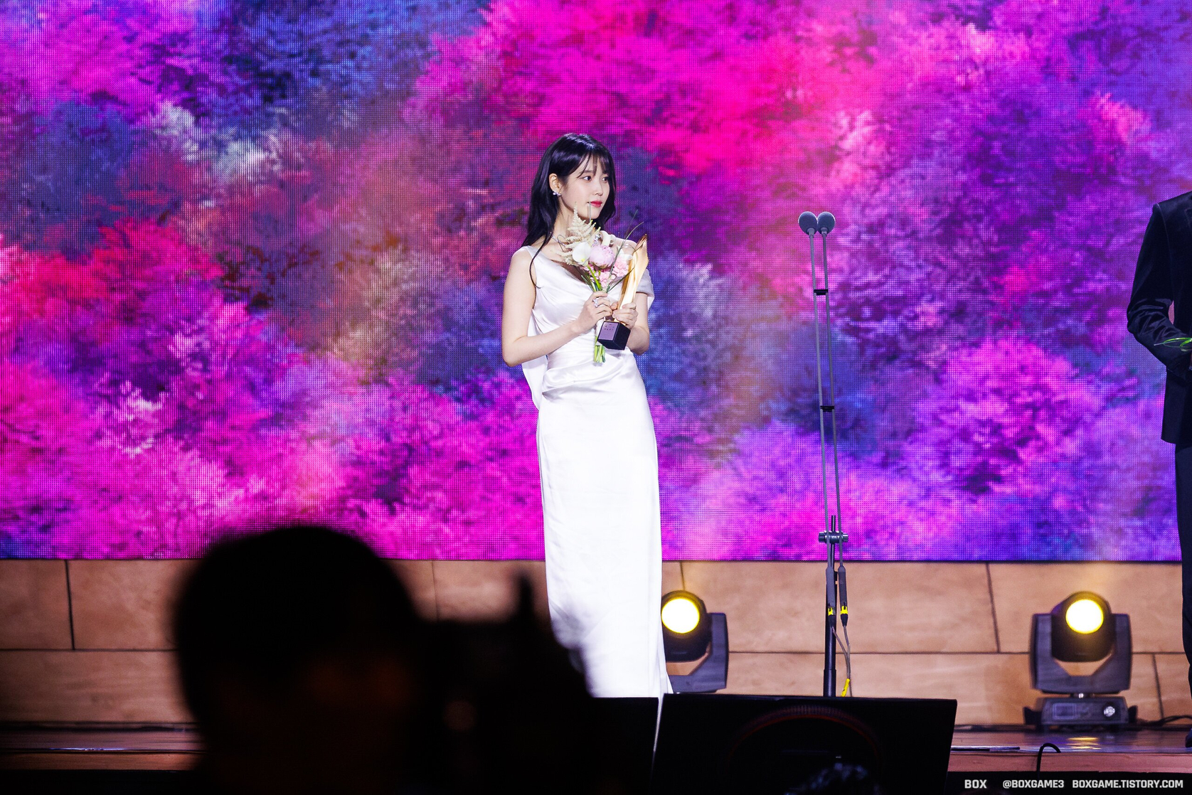 IU