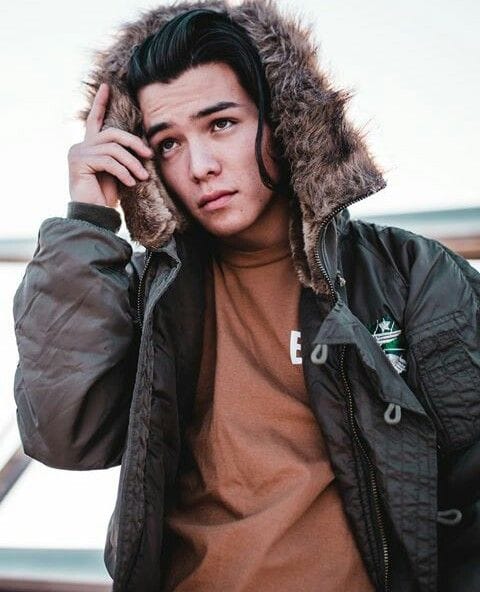 Ryan Potter picture