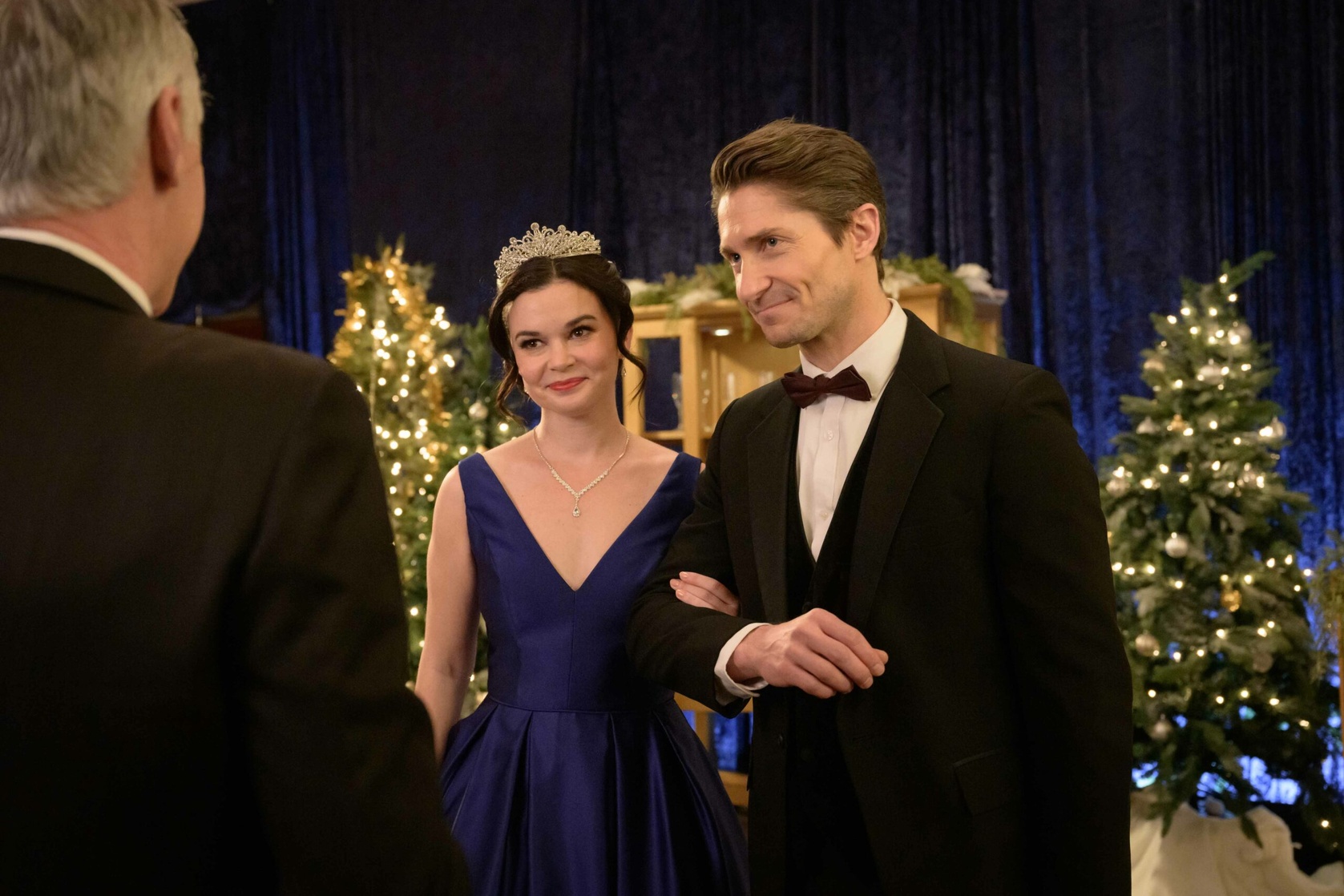 A Royal Christmas Match