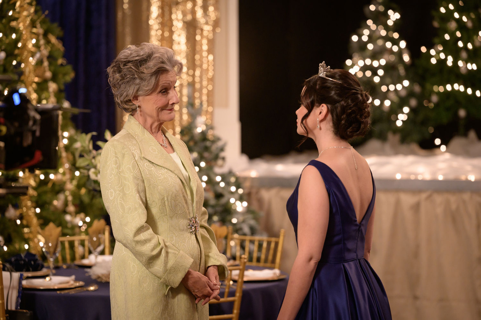 A Royal Christmas Match