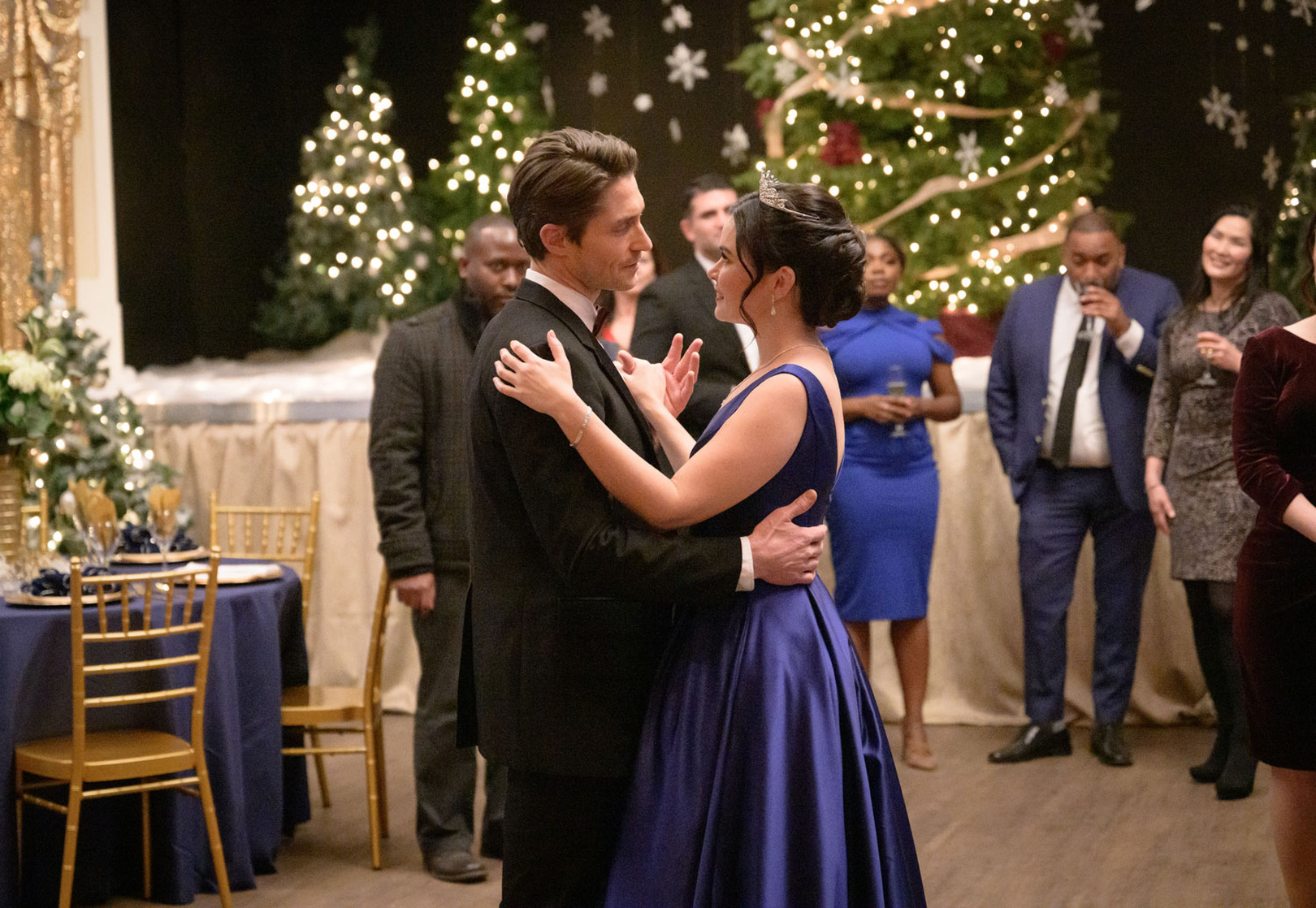 A Royal Christmas Match