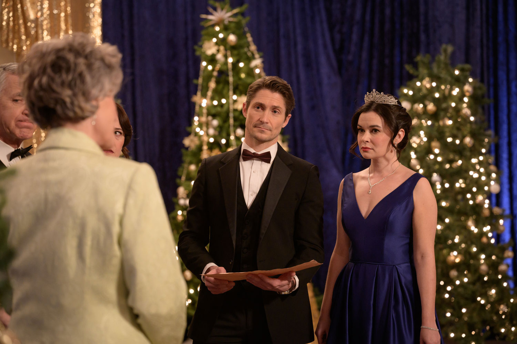 A Royal Christmas Match