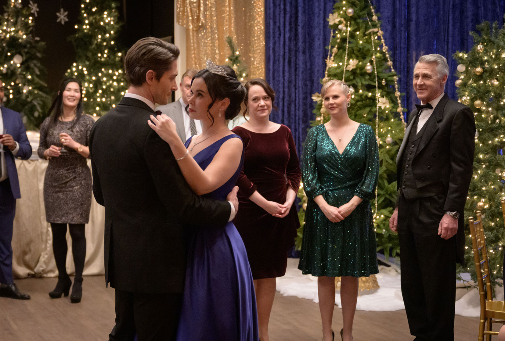 A Royal Christmas Match