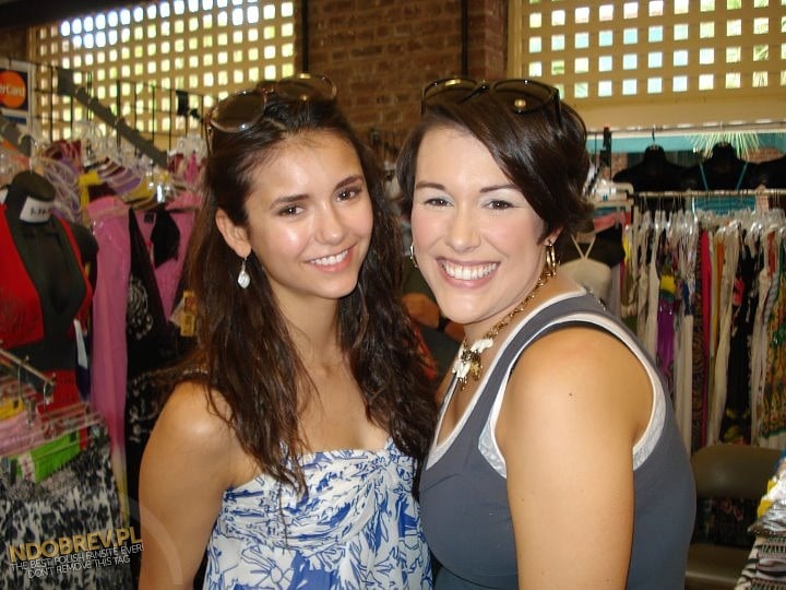 Picture of Nina Dobrev