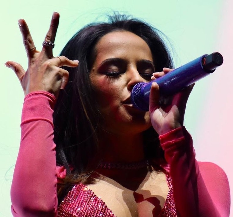 Picture of Becky G.