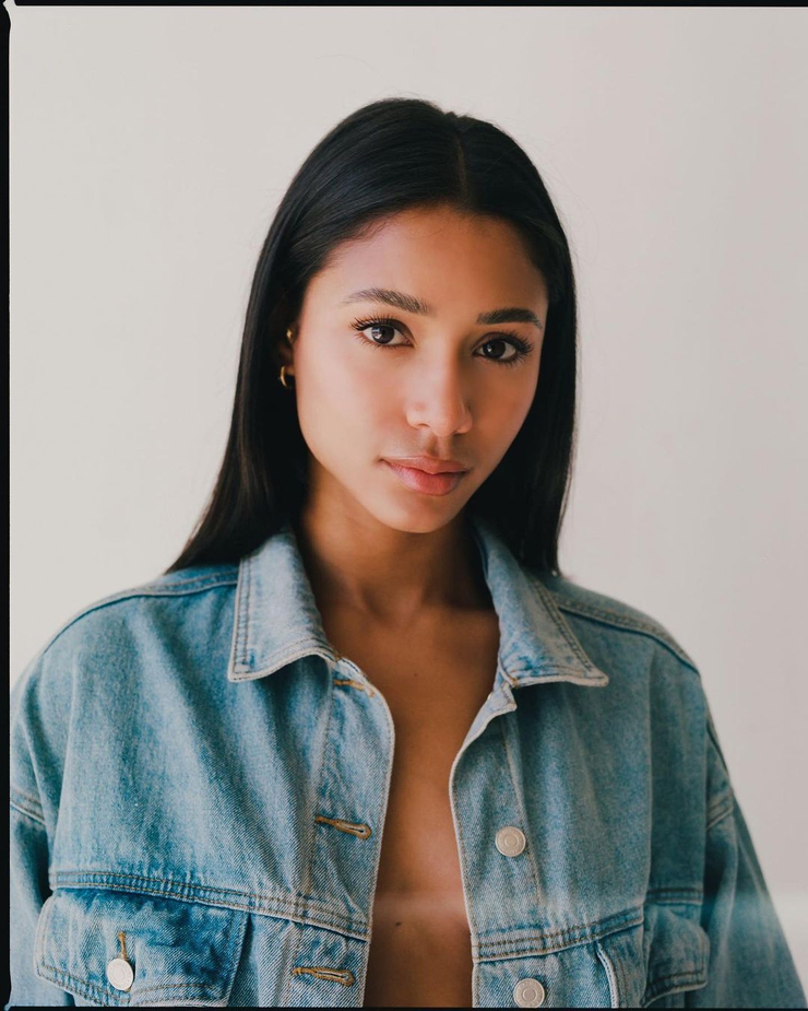 Picture of Ally Rossel