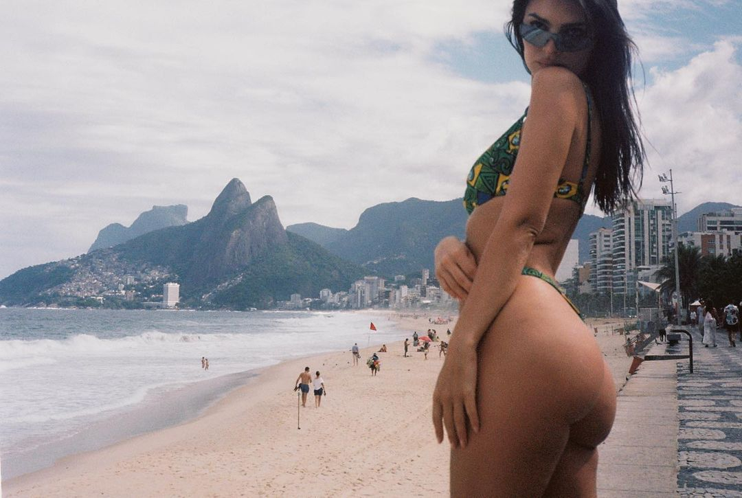 Emily Ratajkowski