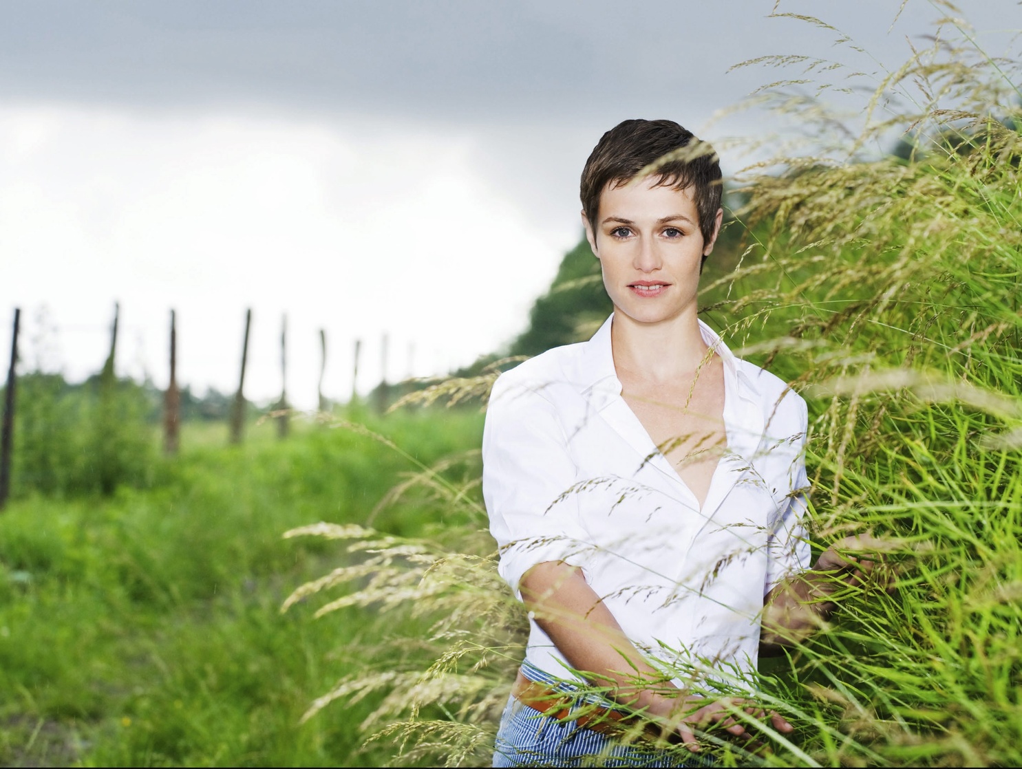 Cécile De France