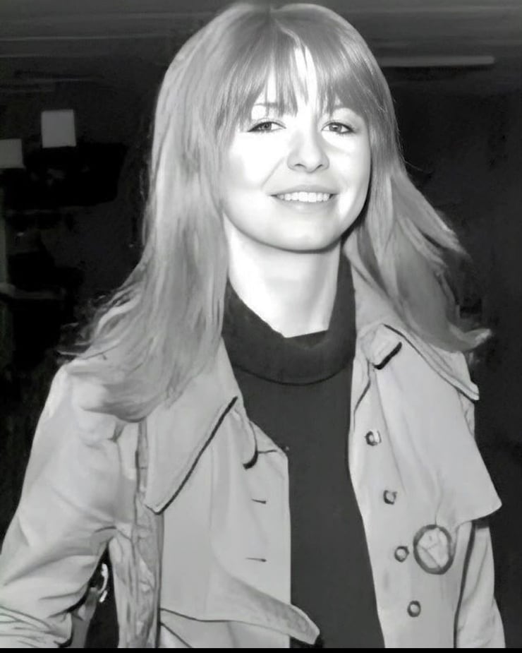 Picture Of Jane Asher   740full Jane Asher 