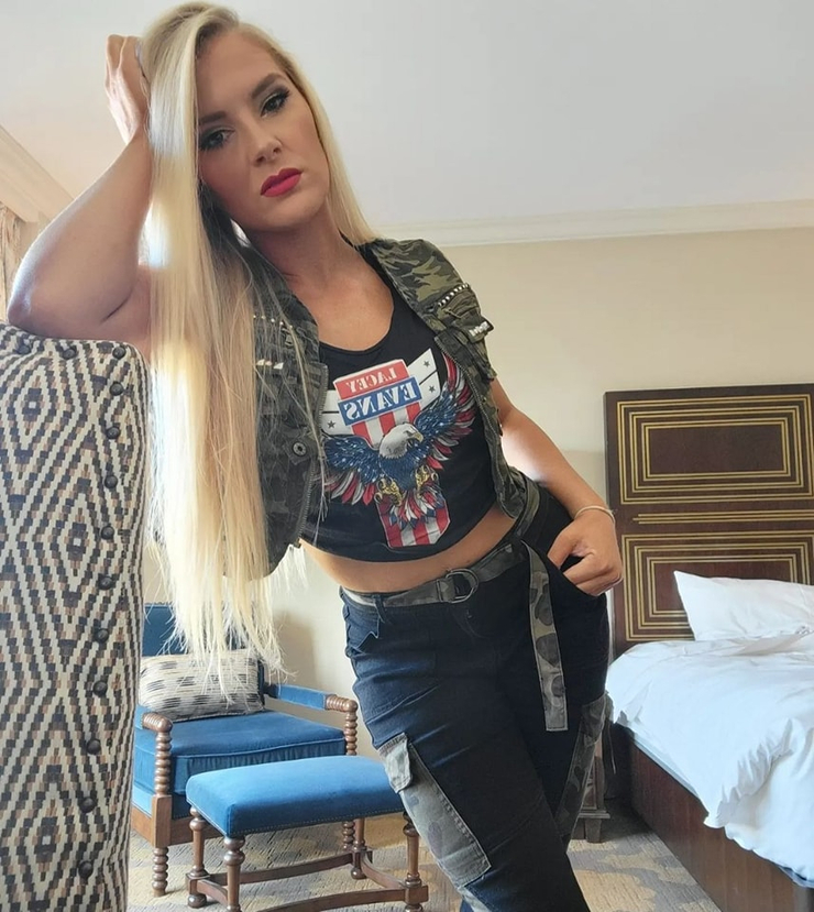 Lacey Evans image