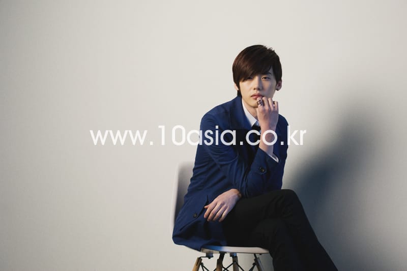 Jong Suk Lee