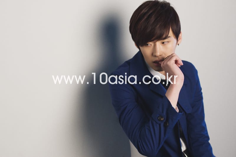 Jong Suk Lee