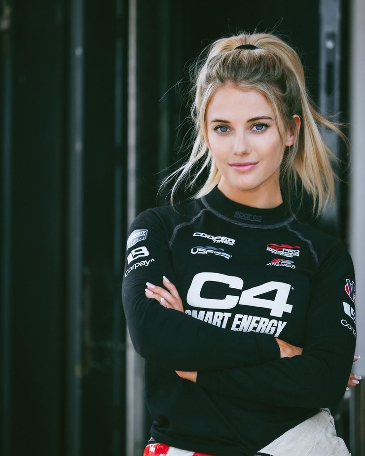 Picture of Lindsay Brewer