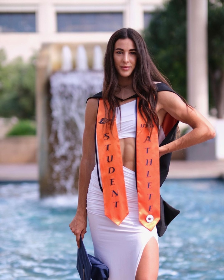 Picture of Alanah Yukich