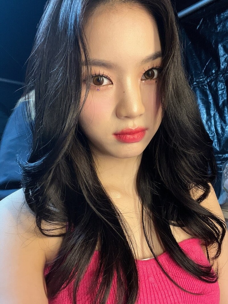 Lee chaeyoung picture