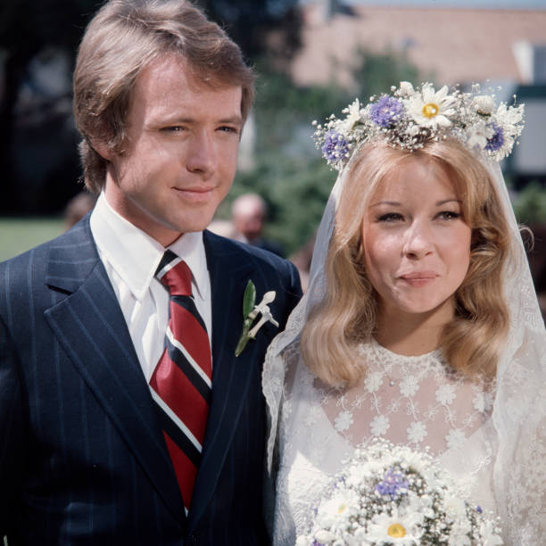 Michael Burns, Monie Ellis