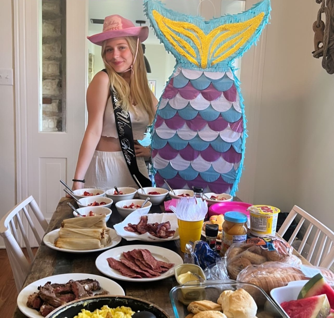 Alyvia Alyn Lind Alyvia Alyn Lind