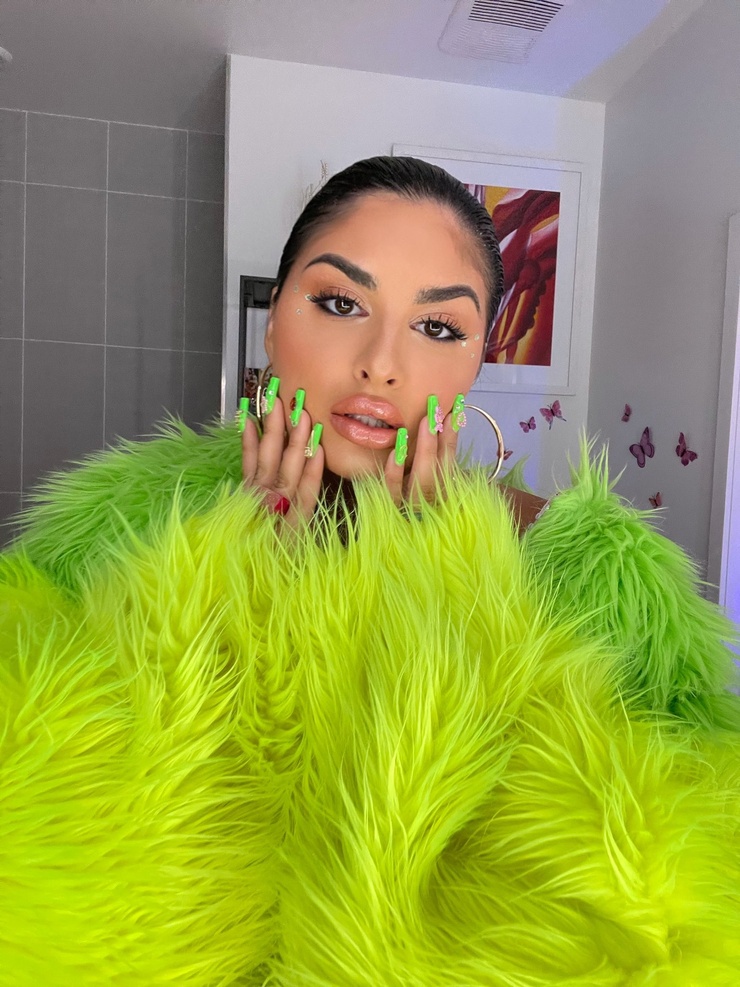 Adriana Sahar image